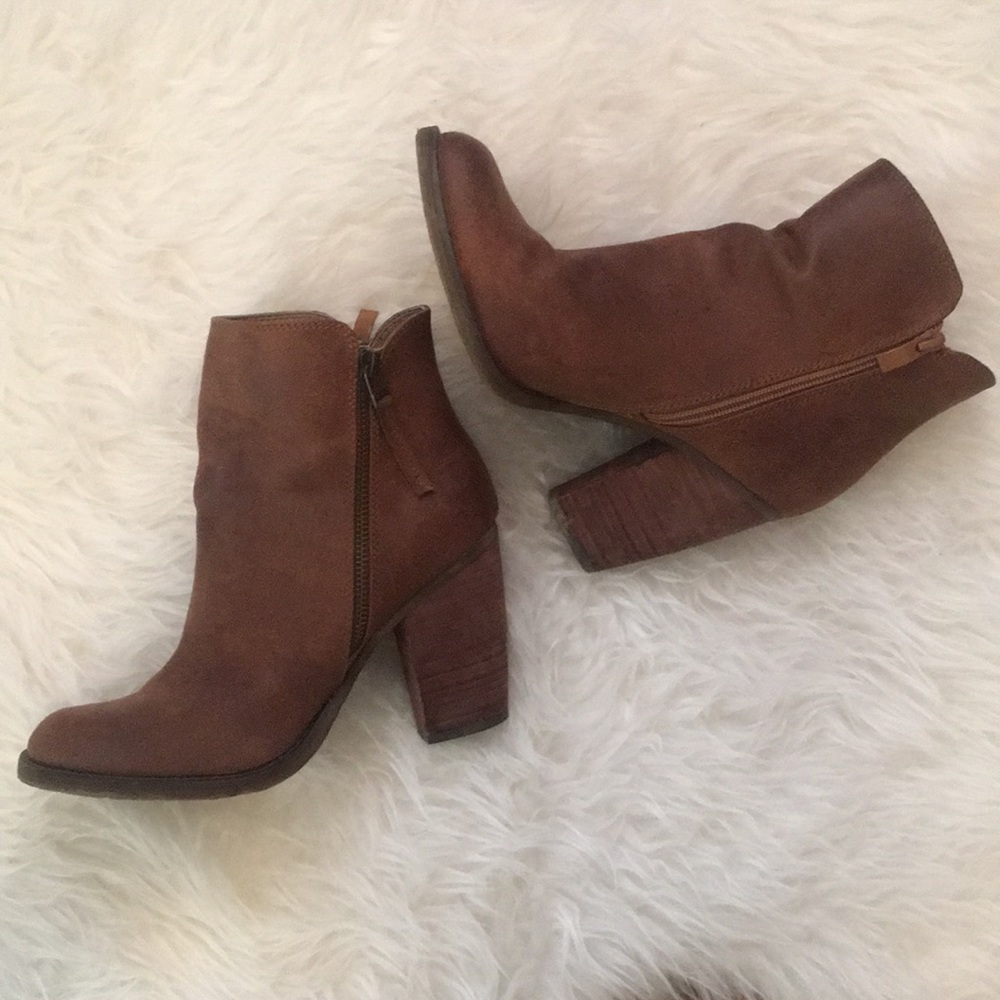 Rebel’s Cognac Zipper Booties